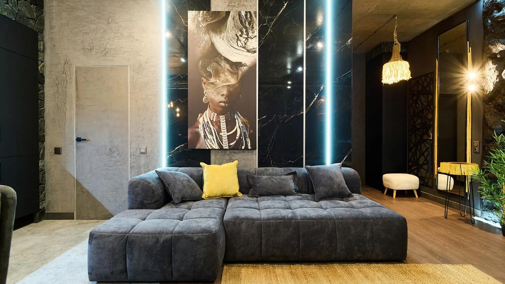Aparthotel Vip Studio Manhattan City, Prospect Beresteiskyi 11 Kyiv Ukraine