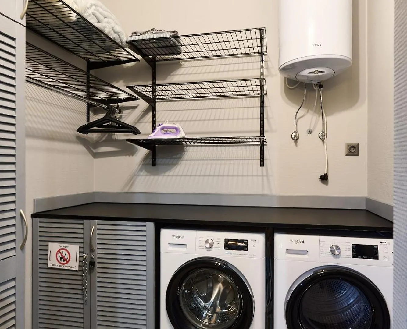 Aparthotel Vip Studio Manhattan City, Prospect Beresteiskyi 11 Kyiv